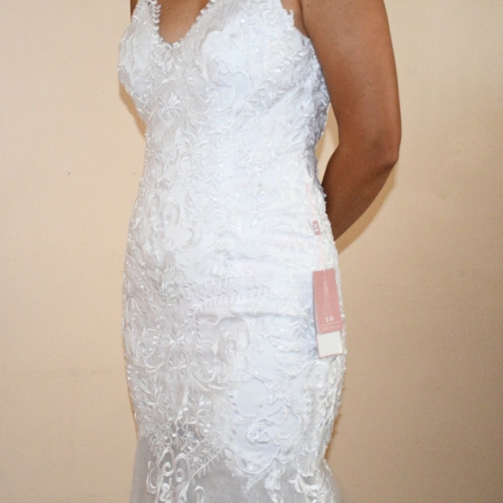 White lace wedding dress - Picture 3 of 10